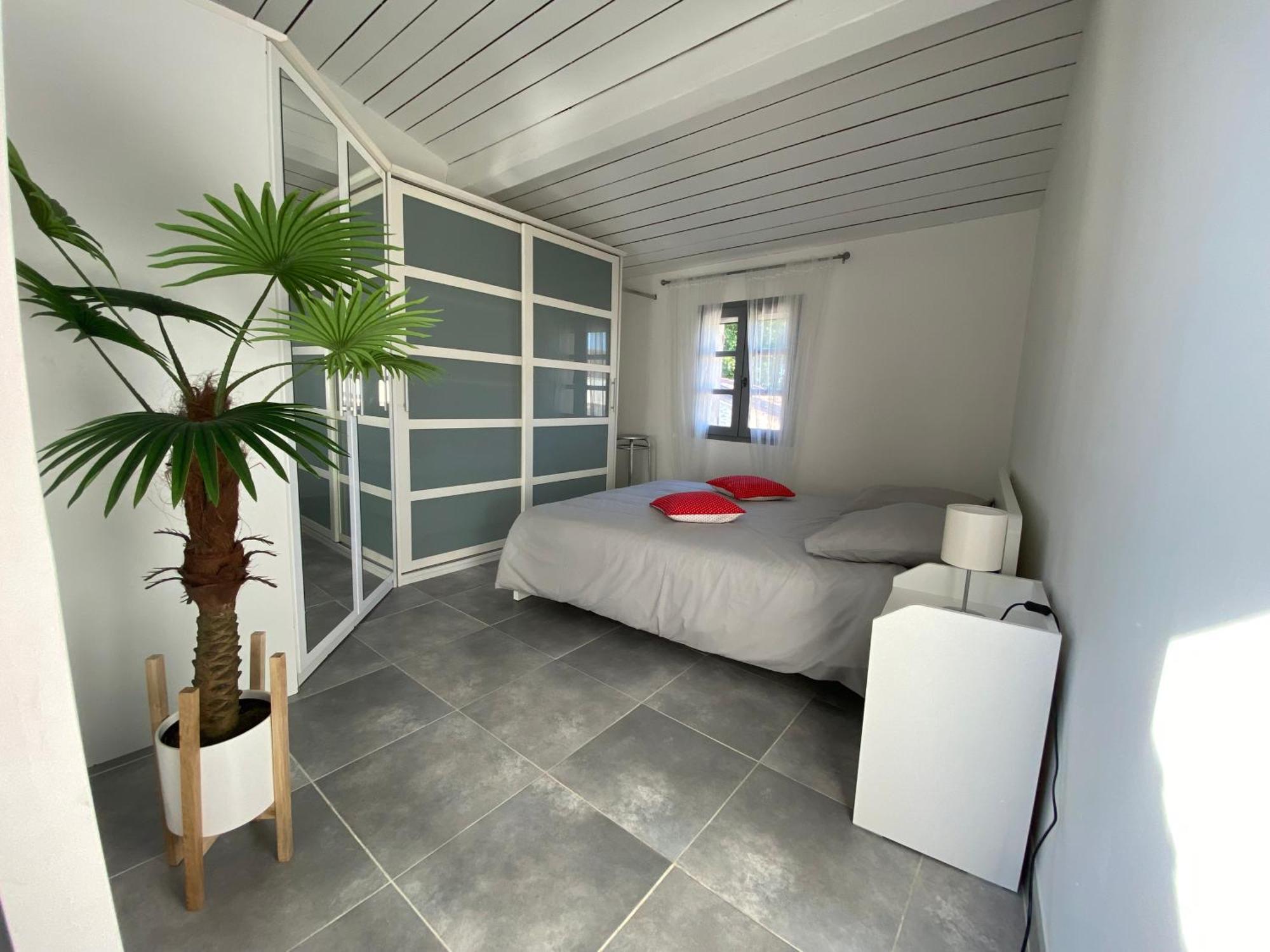 Bienvenue Au 6 - Calme Et Charme De La Pierre. Villa Fourques  Exterior photo